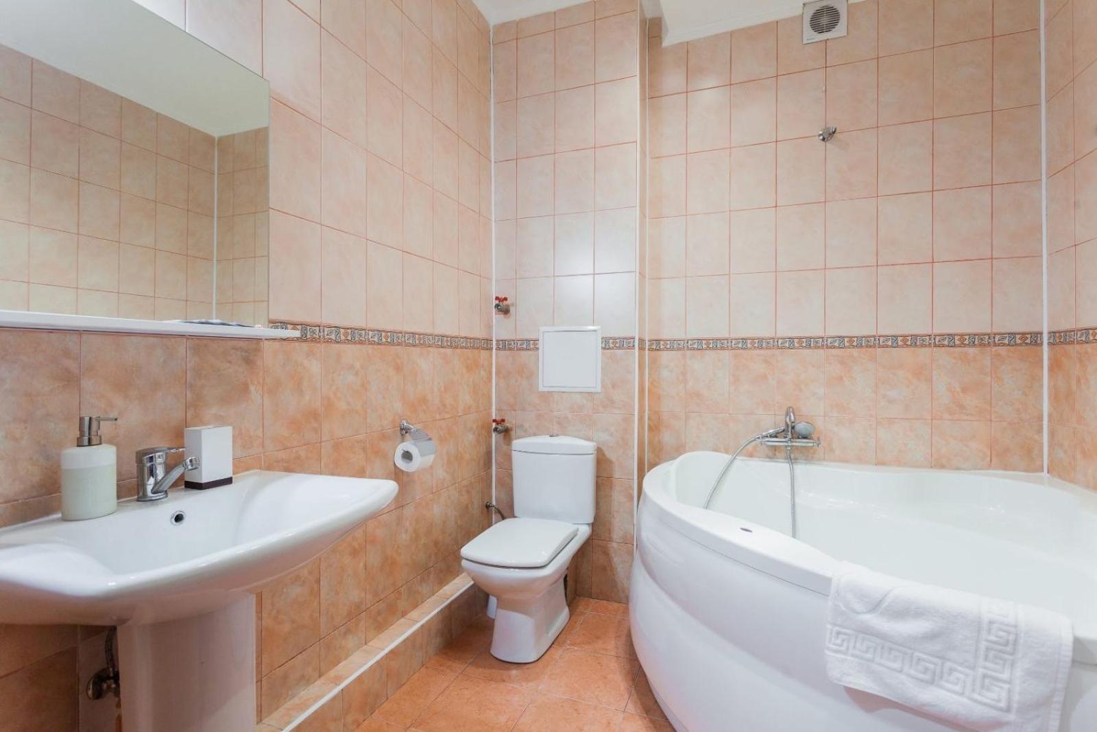 Navit Apartments With Breakfast,Near The Railway Station, The City Center, The Park Kiev Esterno foto