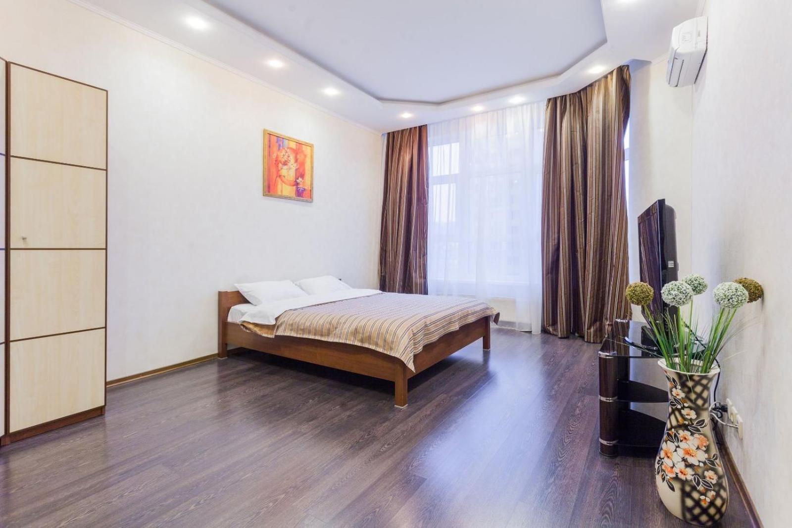 Navit Apartments With Breakfast,Near The Railway Station, The City Center, The Park Kiev Esterno foto